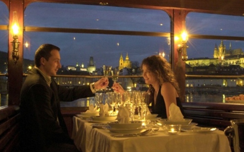 Večeře na lodi - Praha
